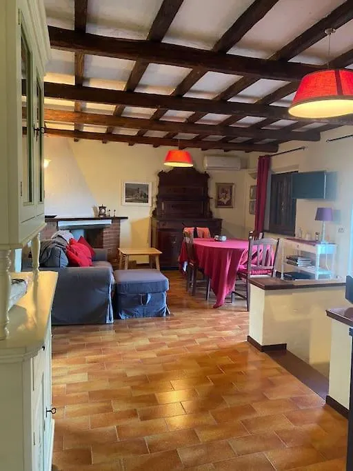 Casa Rurale In Mezzo Al Verde Санта-Лучия Италия